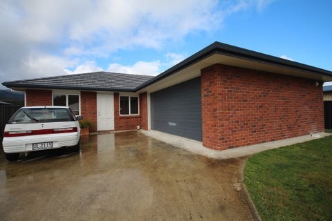 3 Sunstone Crescent, Brown Owl, Upper Hutt