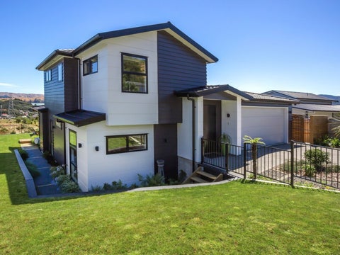 20 Pacific View, Whitby, Porirua
