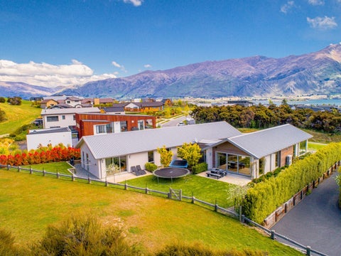 12 Edgewood Place, Wanaka