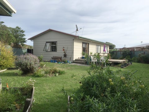 5 Reeves Street, Waikanae Beach, Waikanae