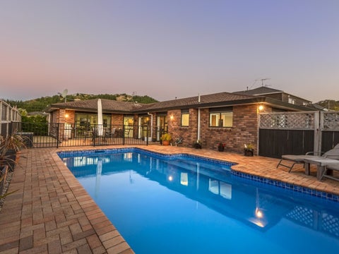 48 James Cook Drive, Whitby, Porirua