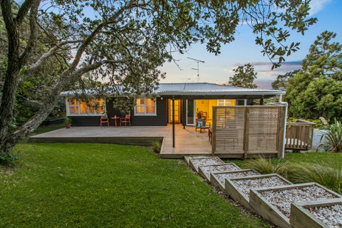 1/235 Rangatira Road, Beach Haven, Auckland