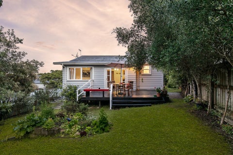 90 Aroha Avenue, Sandringham, Auckland
