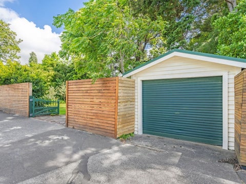 15 Clinker Grove, Silverstream, Upper Hutt