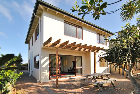 8 Atamira Close, Churton Park, Wellington