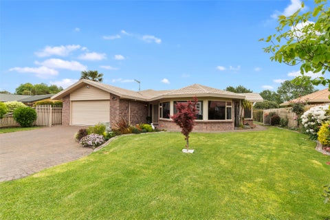 8 Reynolds Drive, Glenview, Hamilton