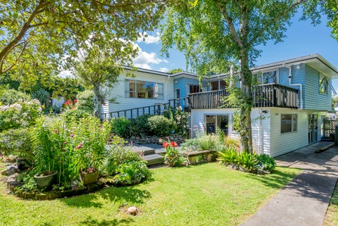 4 Karaka Grove, Raumati Beach, Paraparaumu