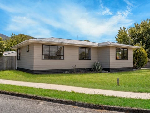 85 Watt Street, Featherston