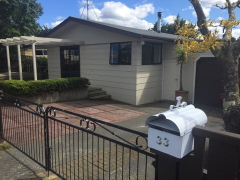 33 Woodward Street East, Featherston
