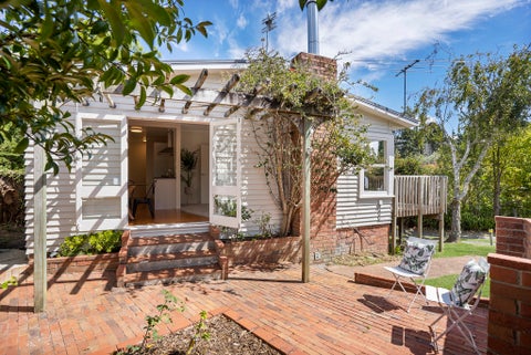 4 Rosecamp Road, Beach Haven, Auckland