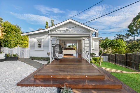 8 Rambler Crescent, Beach Haven, Auckland