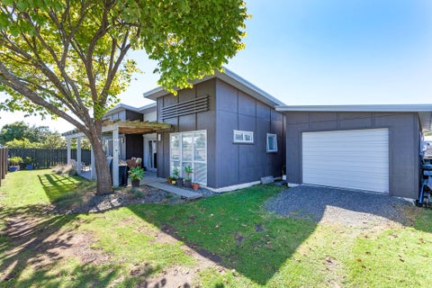 302 Port Road, Whangamata