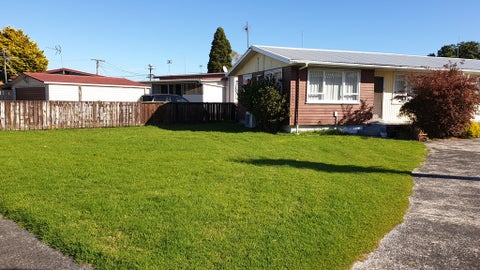 1/4 Kaumatua Place, Te Atatu Peninsula, Auckland