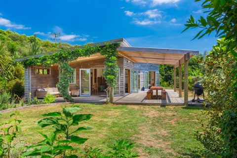 1046 Te Hutewai Road, Raglan, Raglan