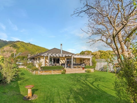 120 Main Road, Waikanae