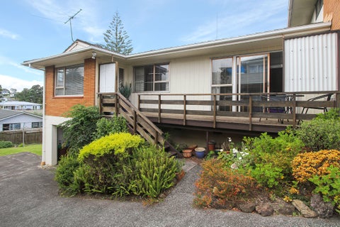 2/78 Bentley Avenue, Glenfield, Auckland