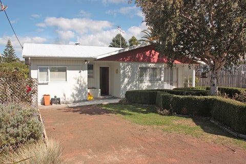 48 Harrison Street West, Featherston