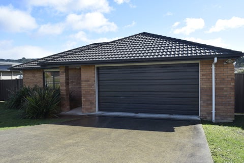 11 Diamond Grove, Brown Owl, Upper Hutt