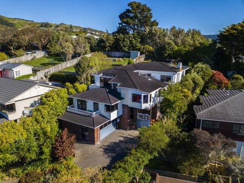 8 Kowhai Street, Tawa, Wellington