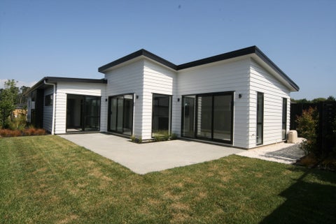40 Lumbarda Drive, Kumeu