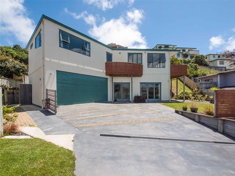8 Claverton Grove, Churton Park, Wellington