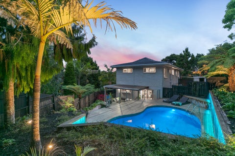 15 Longfellow Parade, Glen Eden, Auckland