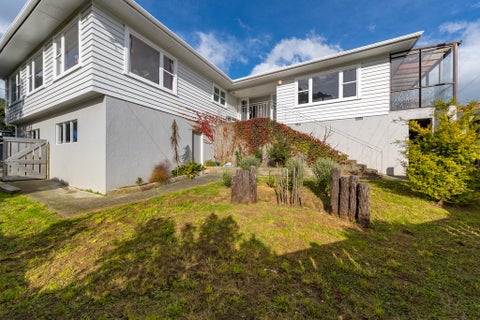 62 Collins Avenue, Tawa, Wellington