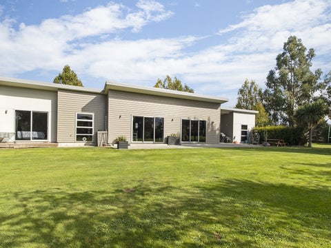 325 Fairview Road, Fairview