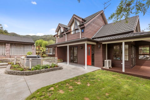 2/98 Horoeka Street, Stokes Valley, Lower Hutt