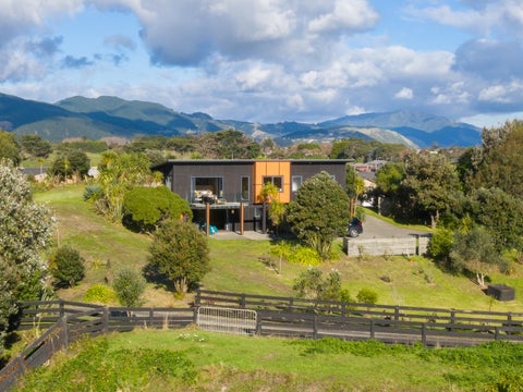 2 Otaihanga Road, Paraparaumu Beach, Paraparaumu
