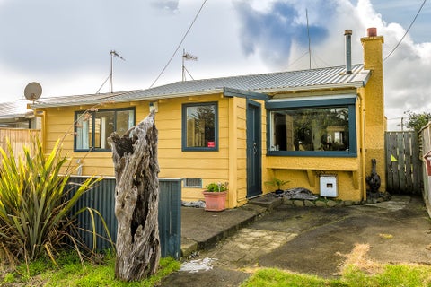 4 Seafront Road, Castlecliff, Whanganui