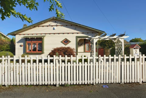 2 Garrison Street, Carterton