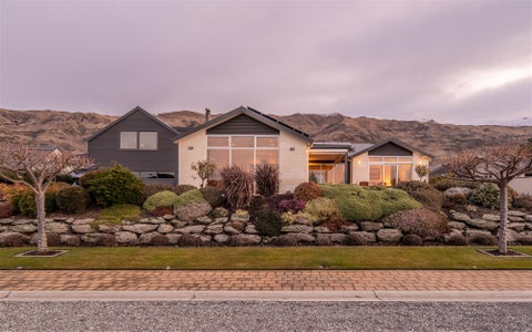 22 Old Station Avenue, Wanaka