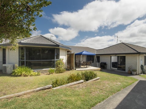72 Village Park Drive, Welcome Bay, Tauranga