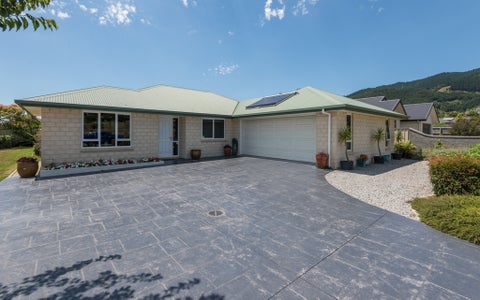 15 Hart Road, Richmond