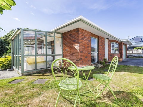62A Oxford Street, Tawa, Wellington