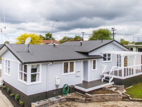 74 Tuhikaramea Road, Dinsdale, Hamilton