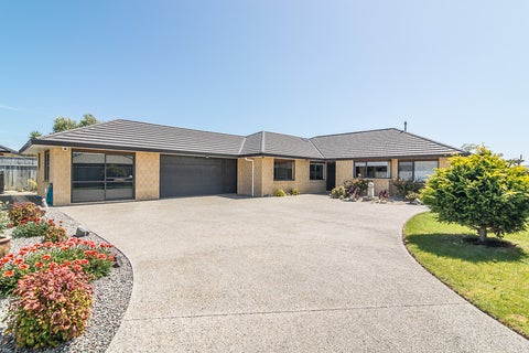 112 Guildford Drive, Paraparaumu Beach, Paraparaumu