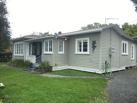 4A Hawke Crescent, Beachlands, Auckland