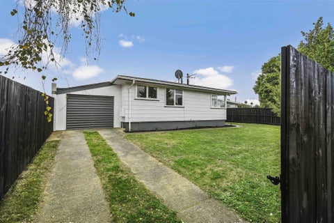 30 Oakfield Crescent, Pukete, Hamilton