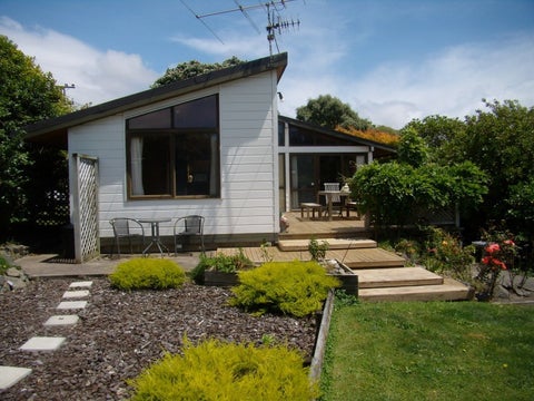 2 Huia Street, Waikanae