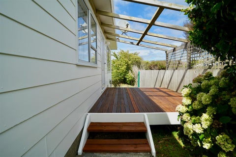 44 Dominica Crescent, Grenada Village, Wellington