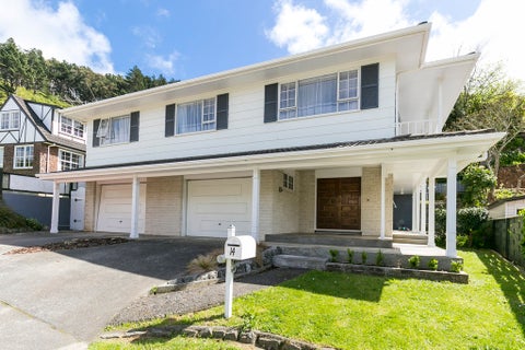 14 Fyvie Avenue, Tawa, Wellington