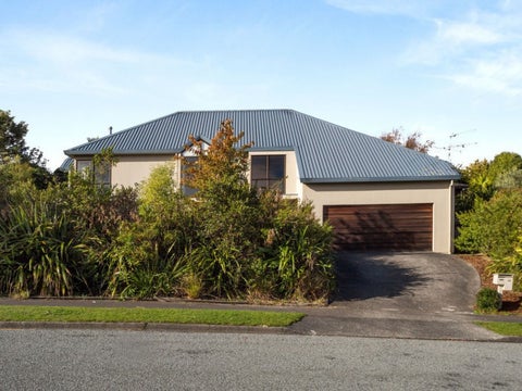 13 Saunders Close, Whitby, Porirua