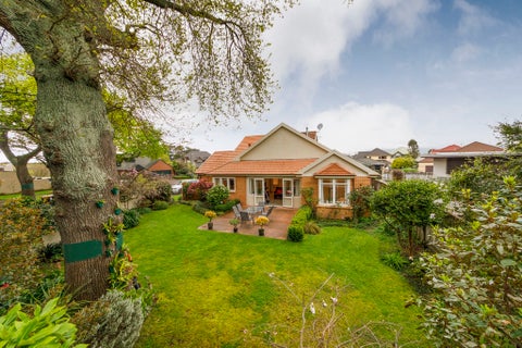 4 The Oaks, Awapuni, Palmerston North