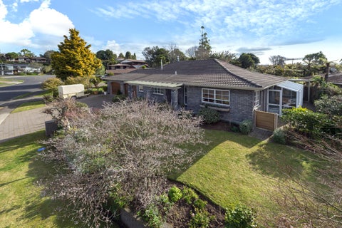 17 Wychwood Crescent, Springfield, Rotorua