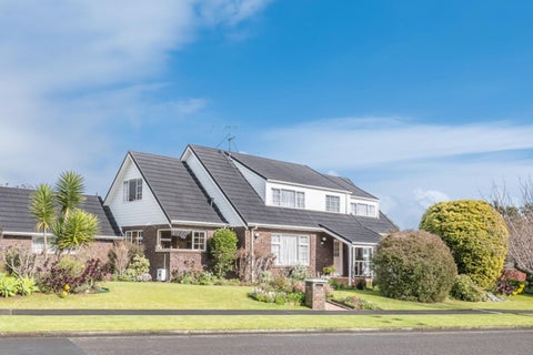 2 Awanui Drive, Waikanae
