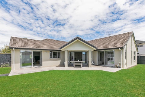 8 Buncrana Place, Rosehill, Papakura