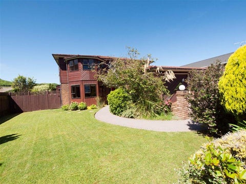 38 Burbank Crescent, Churton Park, Wellington