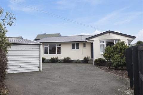 8 Lake Terrace Road, Burwood, Christchurch